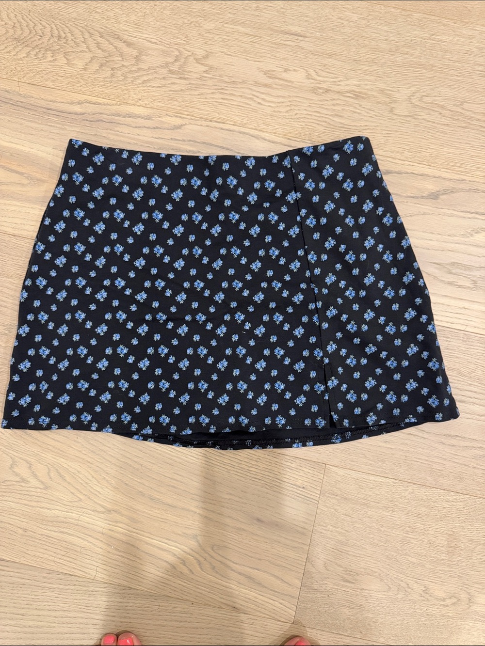 American Eagle Black Floral A-Line Mini Skirt - Blue Floral Print